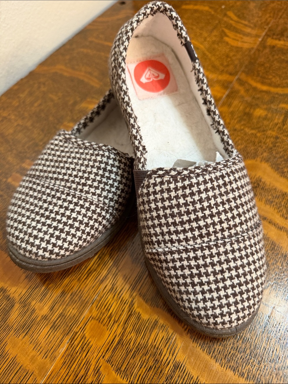 Women’s Brown & Cream Houndstooth Slip-On Shoes